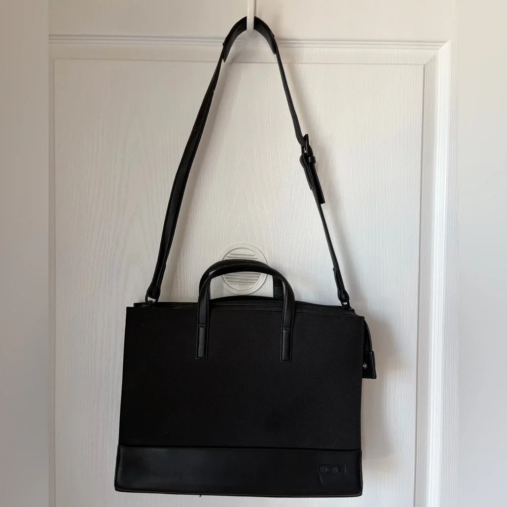 TUMI Black Laptop / Computer Briefcase Shoulder Bag